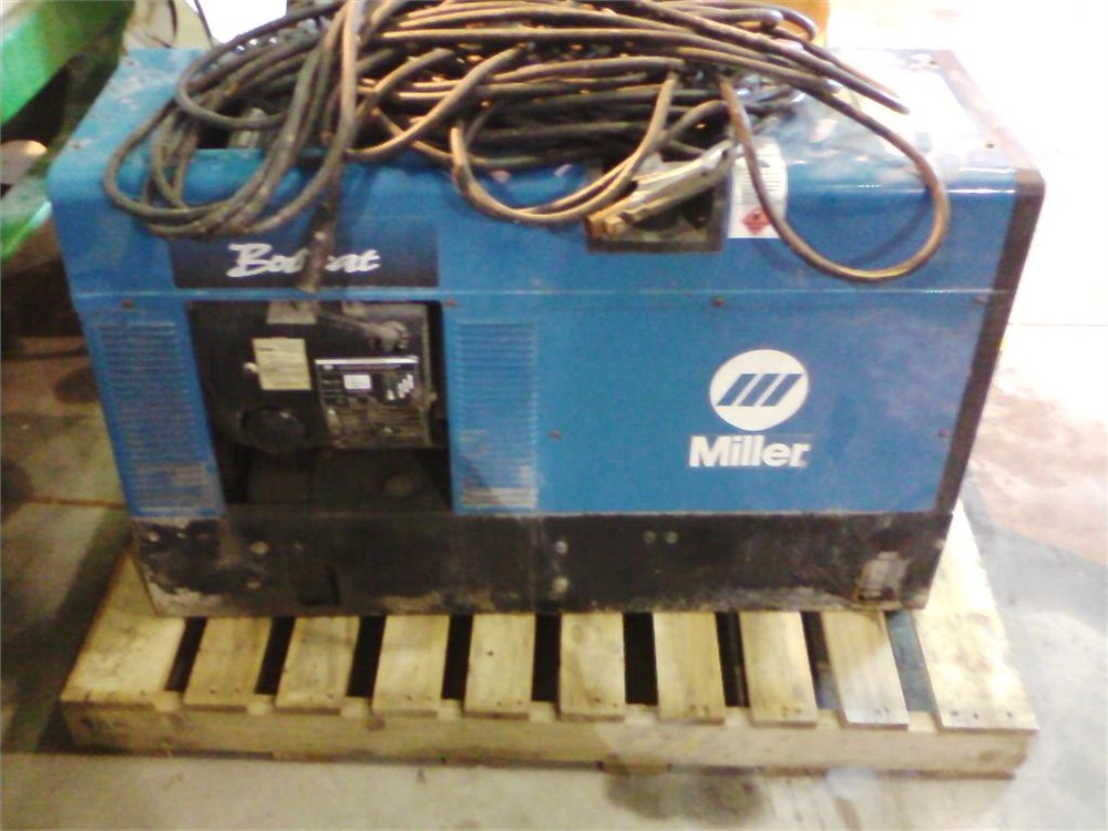 Corteva Equipment Sales - Miller Bobcat 225 NT Generator/Welder w/Onan