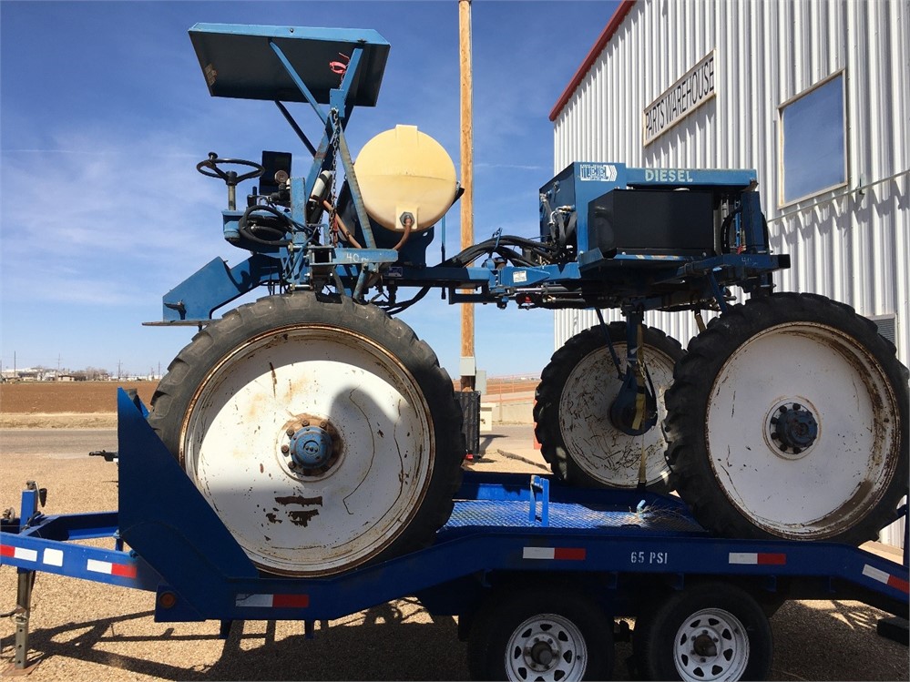 Corteva Equipment Sales Lee Spray Tractor T10 with TrailerPlainview