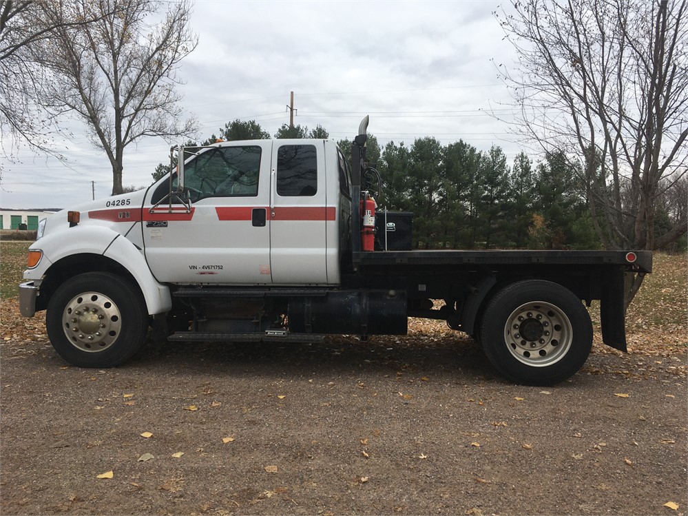 Corteva Equipment Sales 2004 F750 Diesel Flatbed Truck Eau Claire