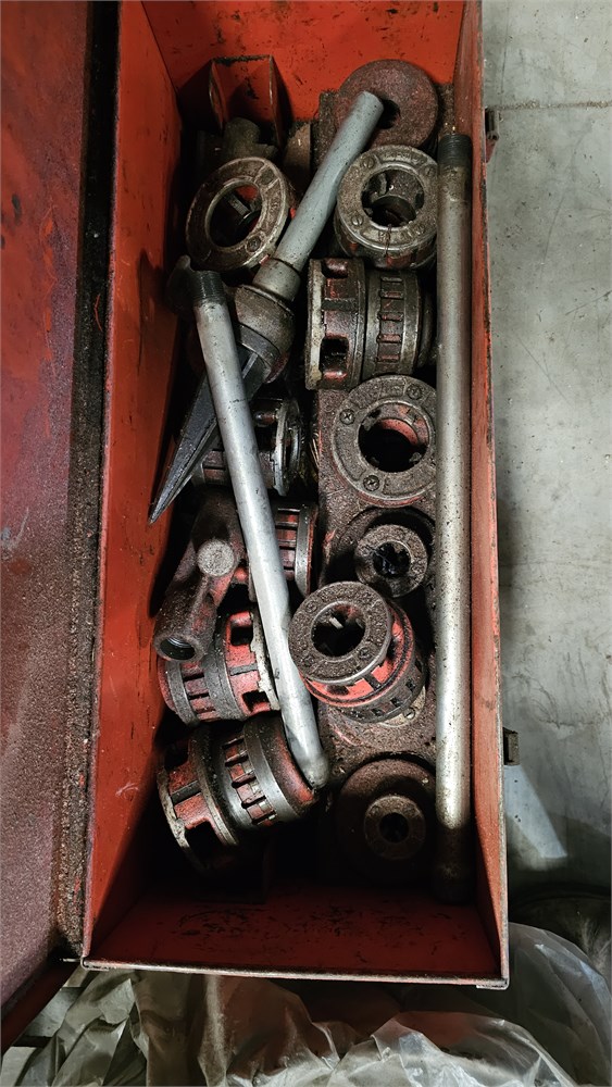 Corteva Equipment Sales HandHeld Pipe Threading Machine 2